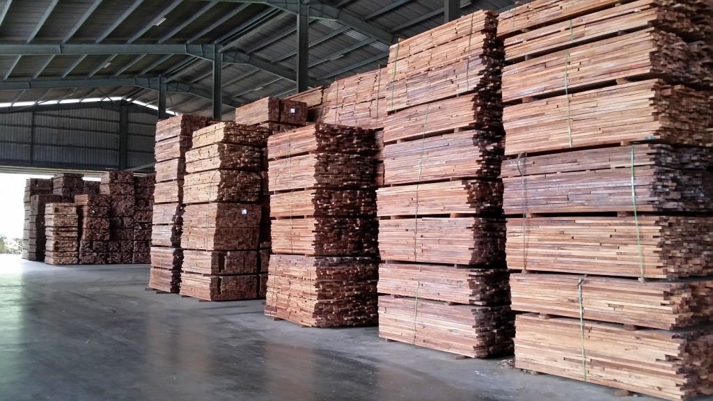 Sawn timber of various tropical species